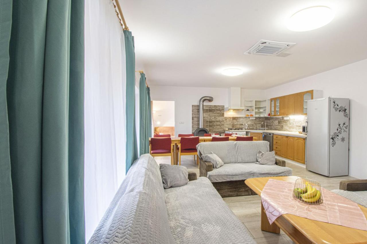 Velky Apartman Zlamanka Kromeriz Exterior photo